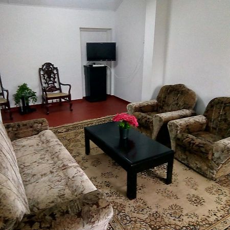 White Cottage 努沃勒埃利耶 外观 照片