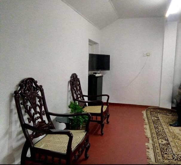 White Cottage 努沃勒埃利耶 外观 照片