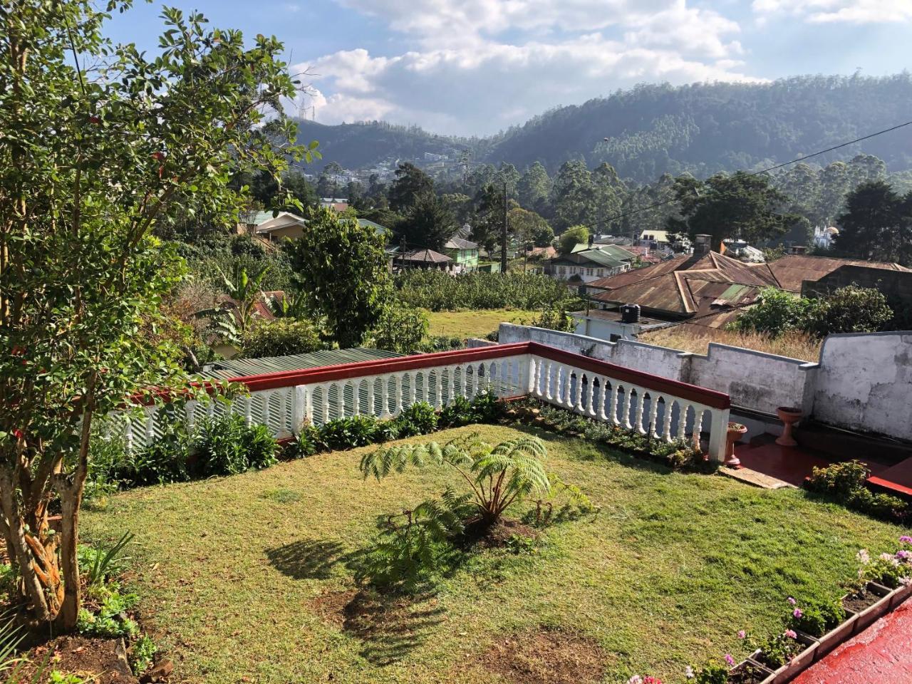 White Cottage 努沃勒埃利耶 外观 照片