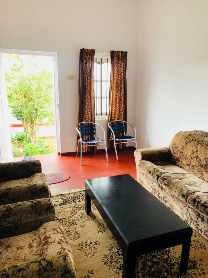 White Cottage 努沃勒埃利耶 外观 照片